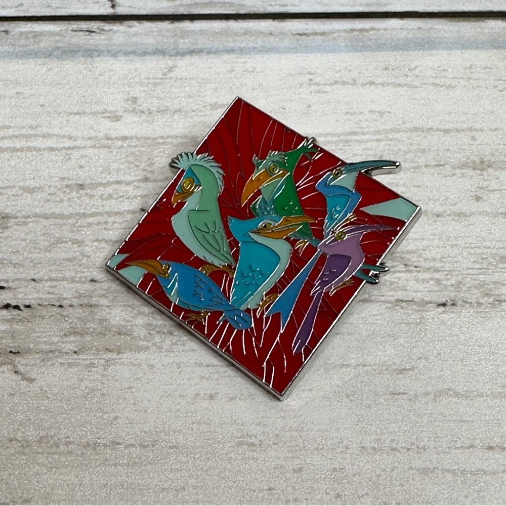 I Just Can’t Wait to be King Mystery Pack - Tropical Birds Disney pin